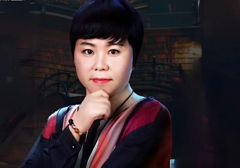 review hãy nhắm mắt khi anh đến